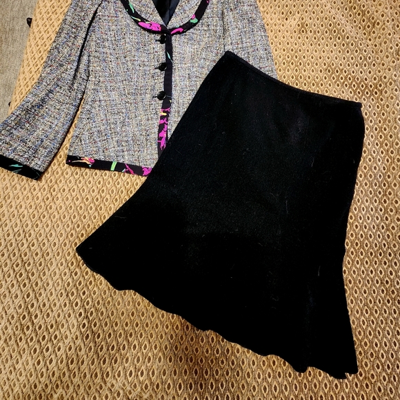 ARMANI COLLEZIONI fully lined Virgin-Wool  Tulip Skirt - Picture 3 of 3